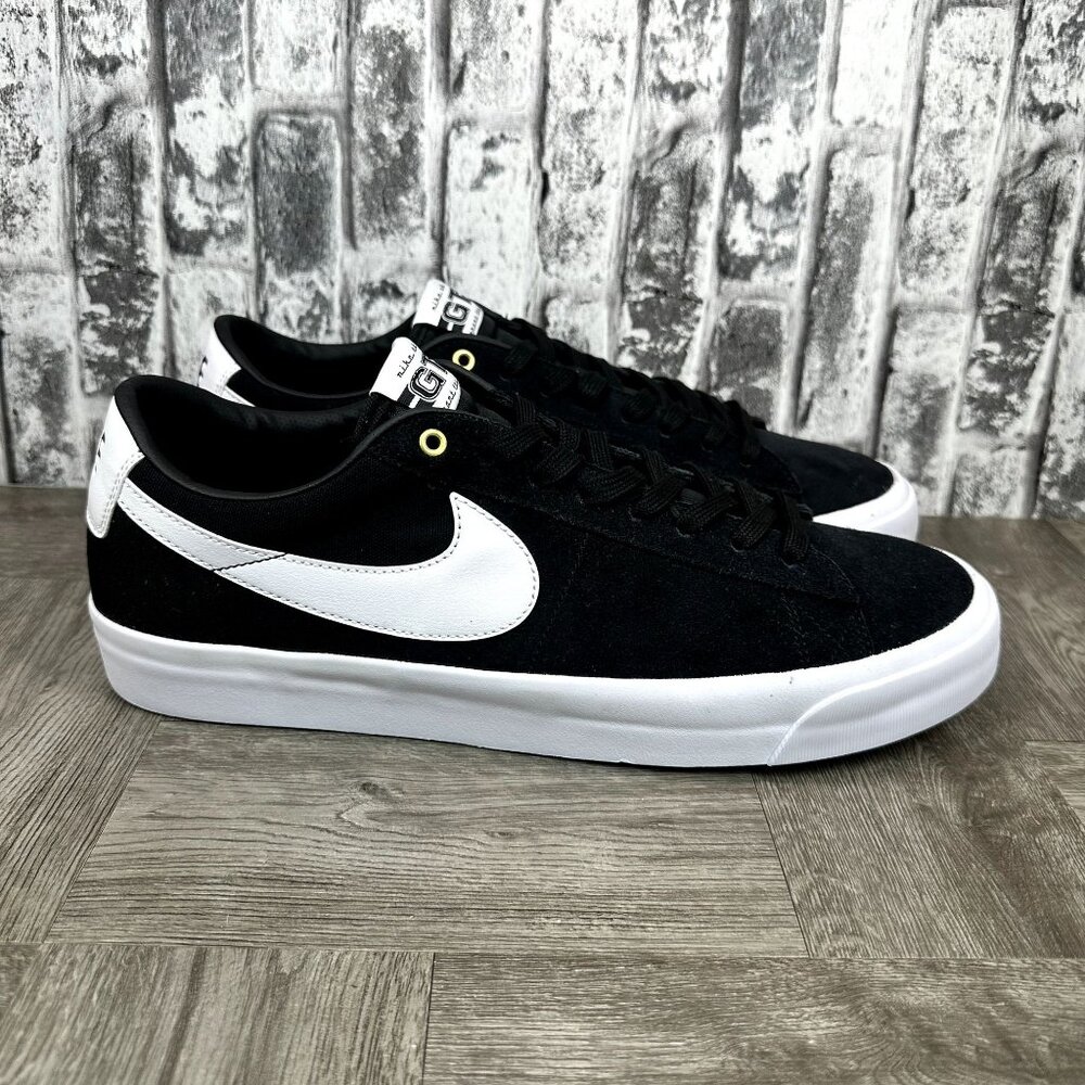 Nike SB Zoom Blazer Low PRO GT Men 13 DC7695-002 Black White men 13